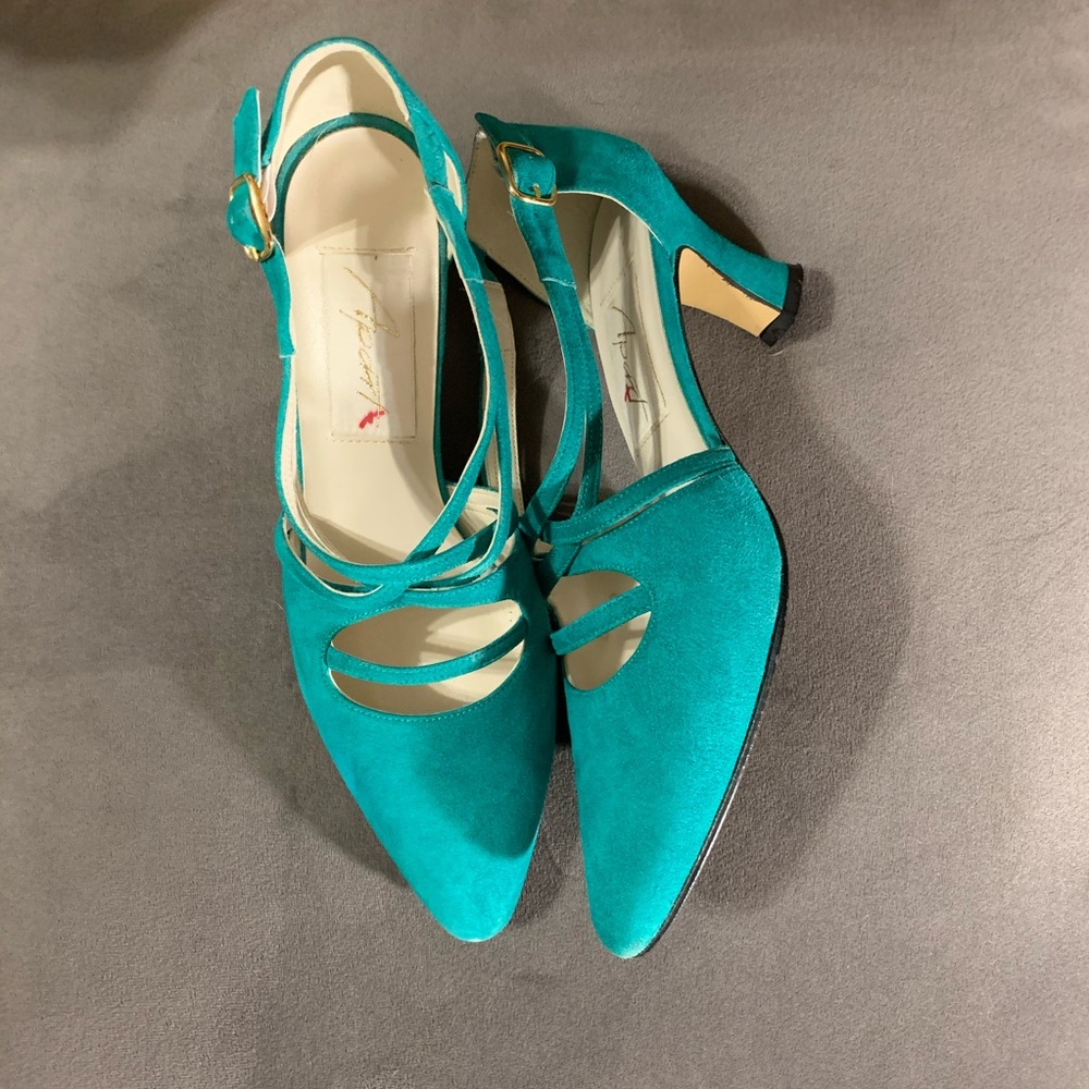 Apart Spool Heel Suede Emerald Green Pointed Toe